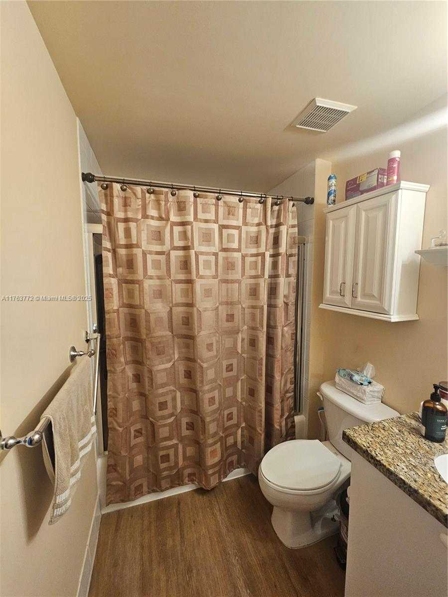 Small Image of 50 MENORES AVE #828, Coral Gables Number 22