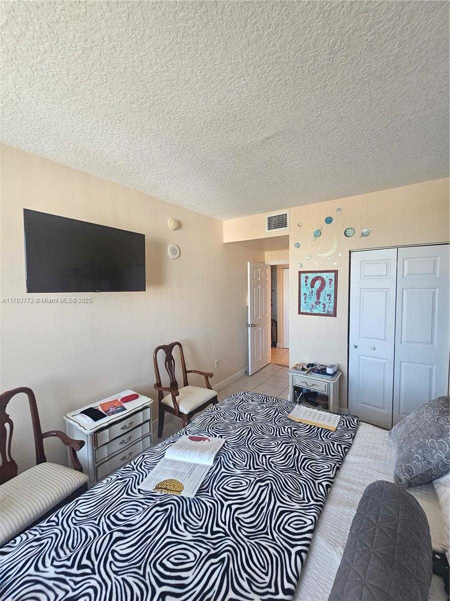Small Image of 50 MENORES AVE #828, Coral Gables Number 25