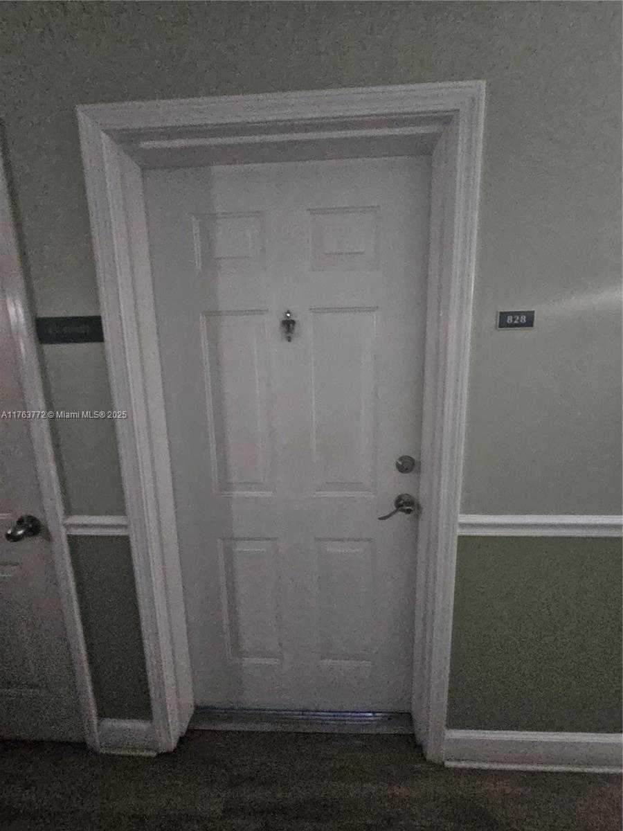 Small Image of 50 MENORES AVE #828, Coral Gables Number 29