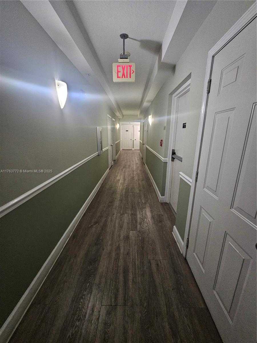 Small Image of 50 MENORES AVE #828, Coral Gables Number 30