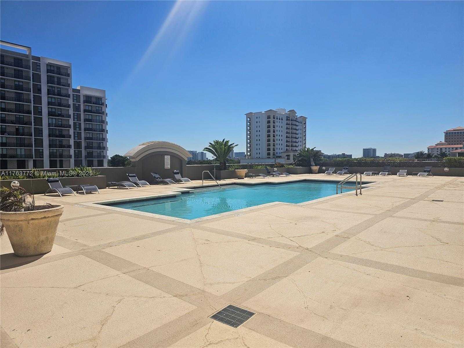 Small Image of 50 MENORES AVE #828, Coral Gables Number 35
