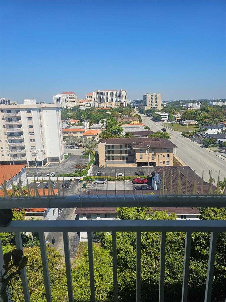 Small Image of 50 MENORES AVE #828, Coral Gables Number 9