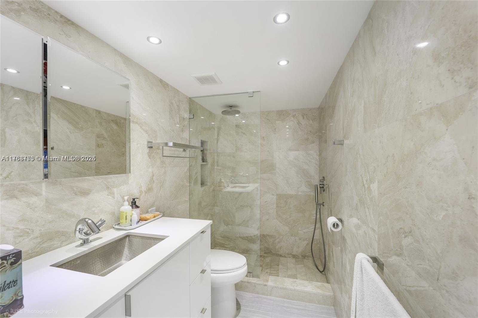 Small Image of 1621 COLLINS AVE #801, Miami Beach Number 8