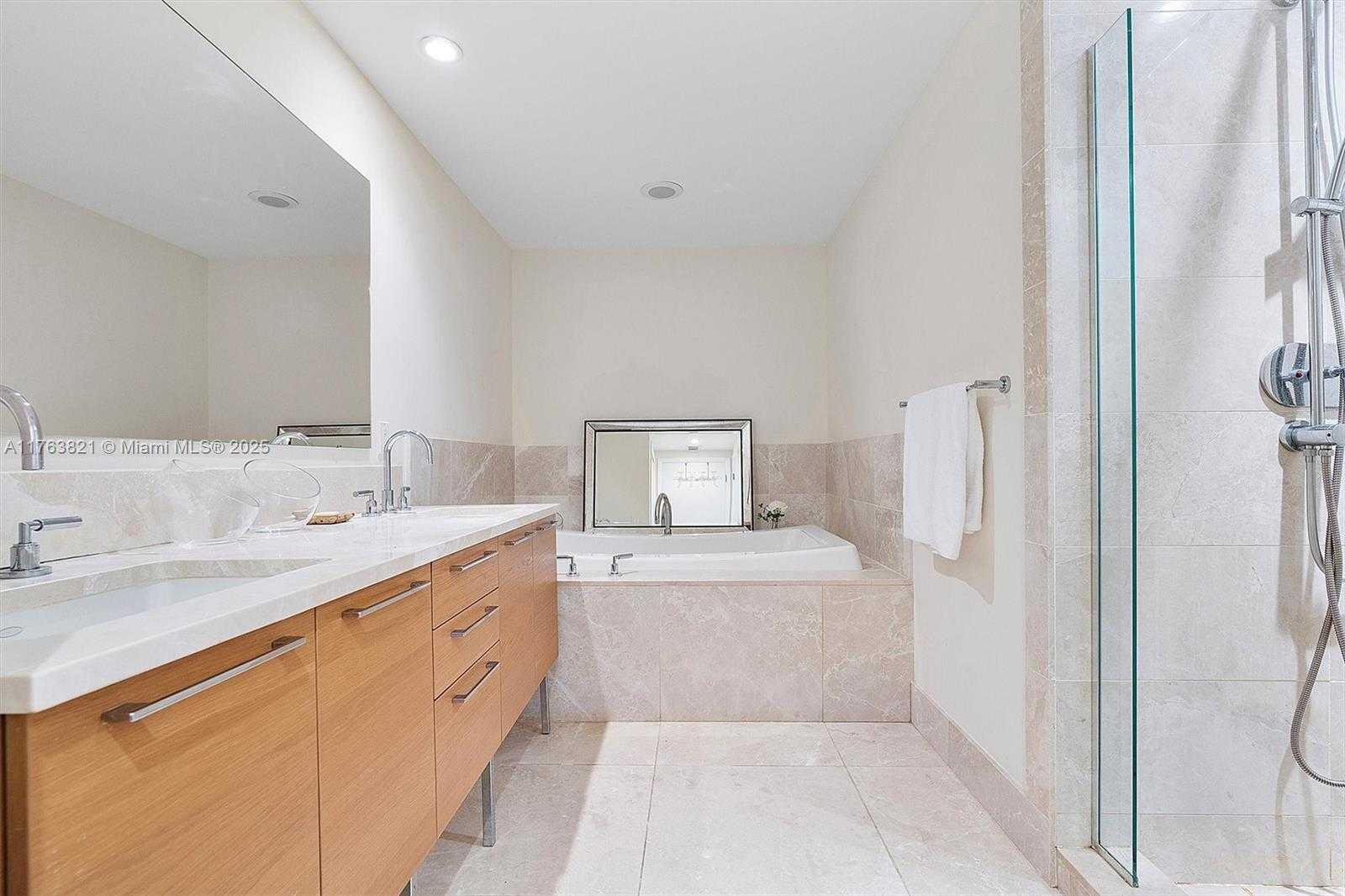 Small Image of 17001 COLLINS AVE #1006, Sunny Isles Beach Number 21