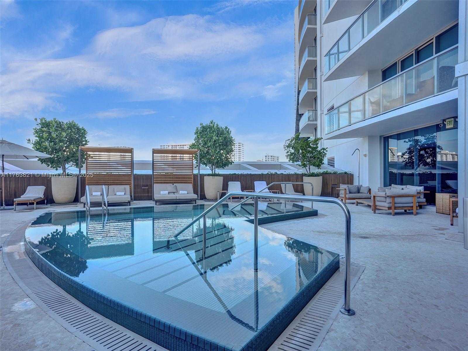 Small Image of 17001 COLLINS AVE #1006, Sunny Isles Beach Number 37