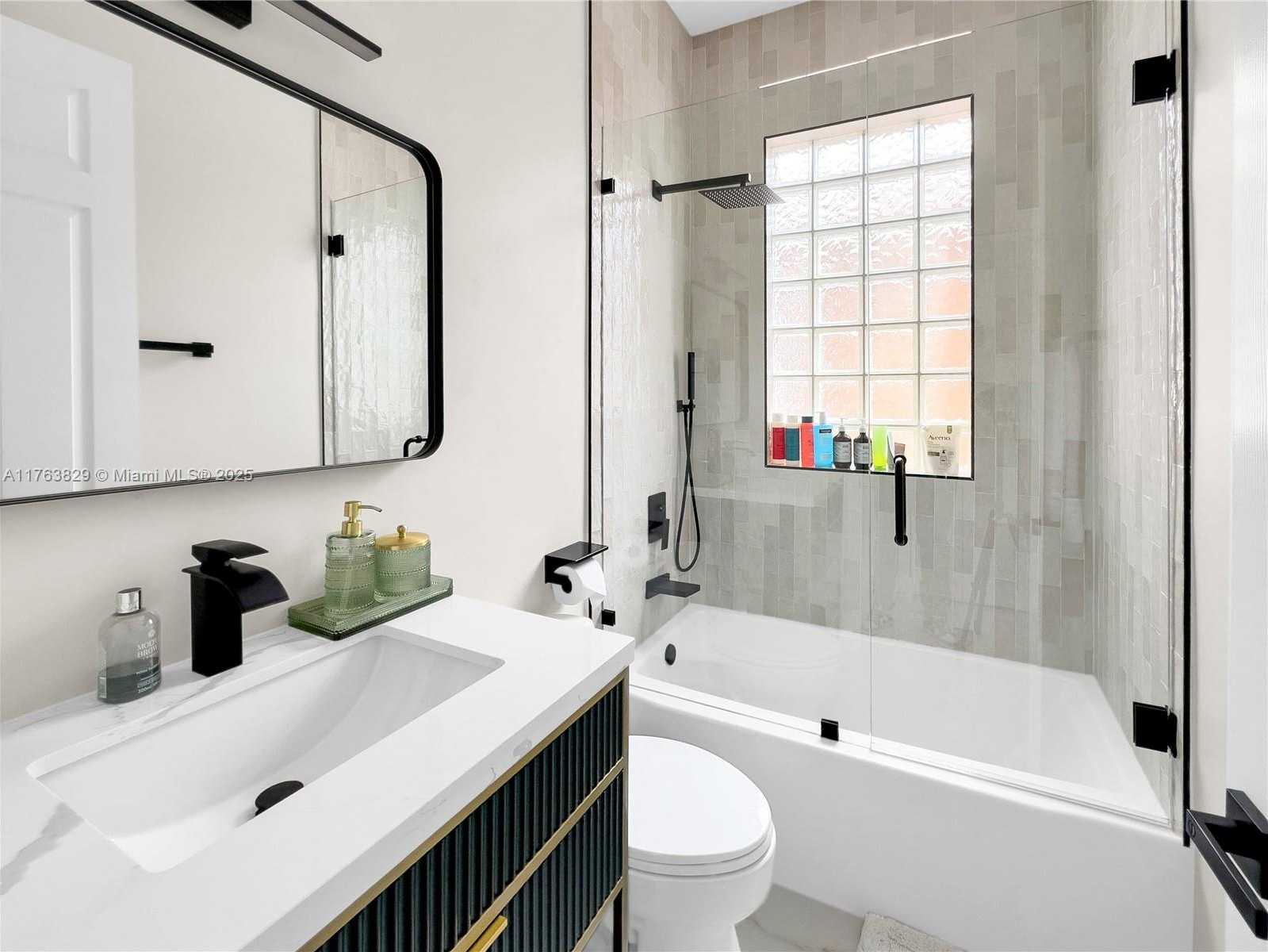 Small Image of 3907 NORTH EAST 170TH ST #3907, North Miami Beach Number 14