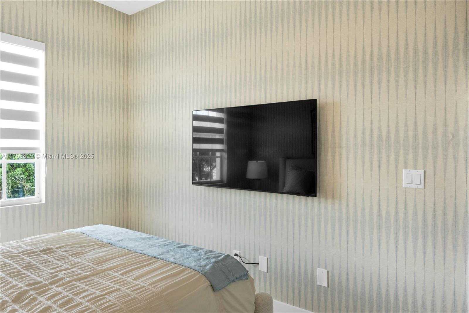 Small Image of 3907 NORTH EAST 170TH ST #3907, North Miami Beach Number 19