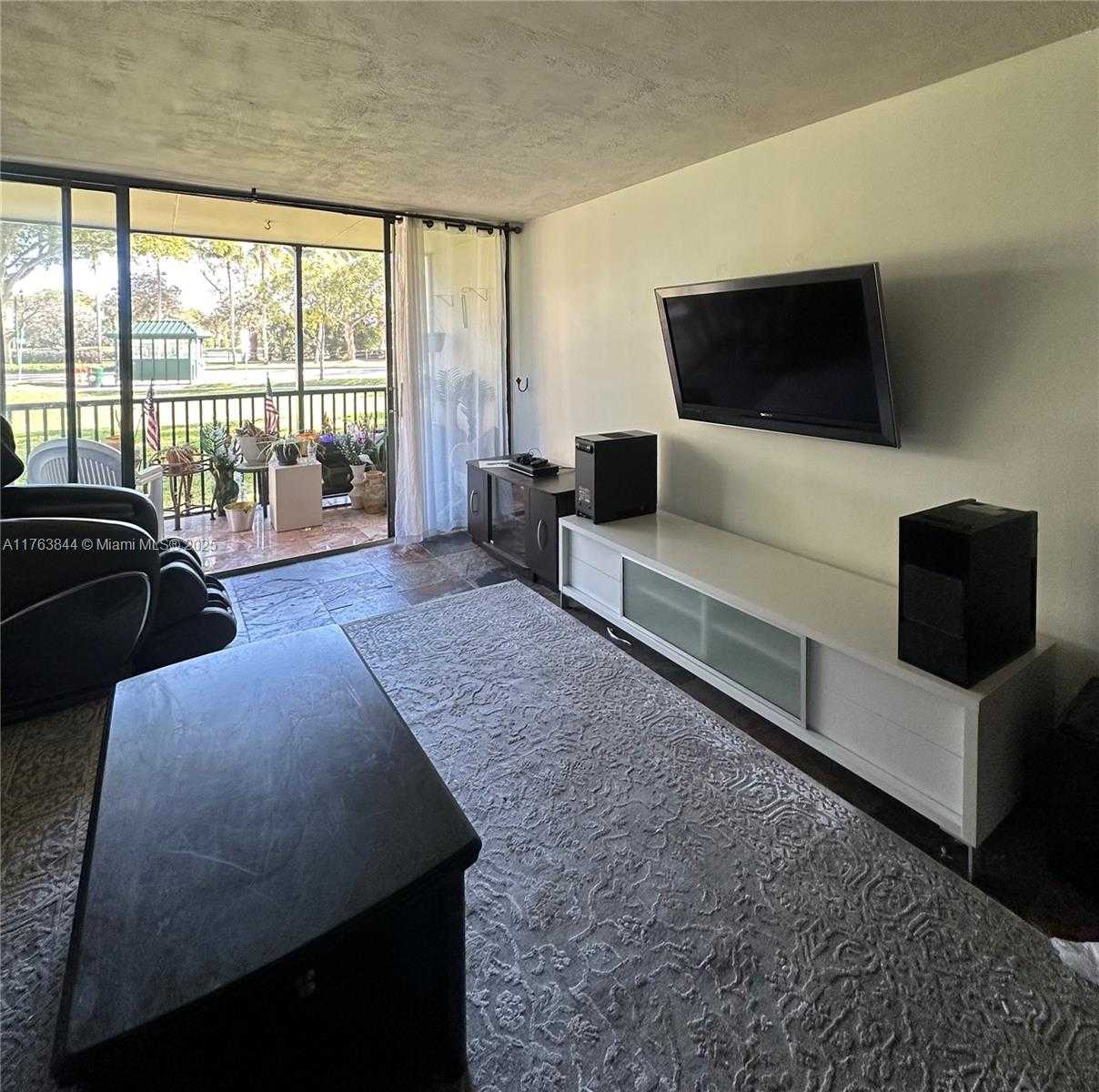 Small Image of 3301 NORTH COUNTRY CLUB DR #110, Aventura Number 10
