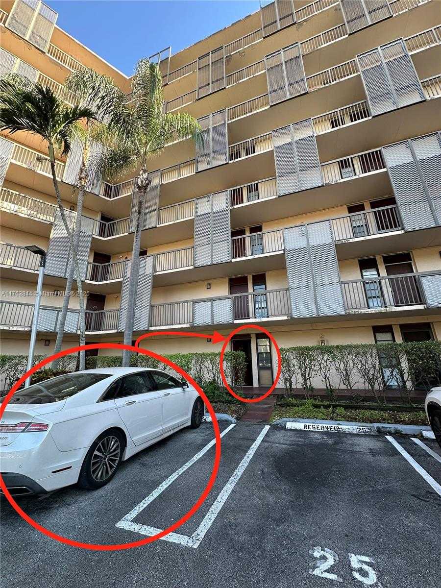 Small Image of 3301 NORTH COUNTRY CLUB DR #110, Aventura Number 15