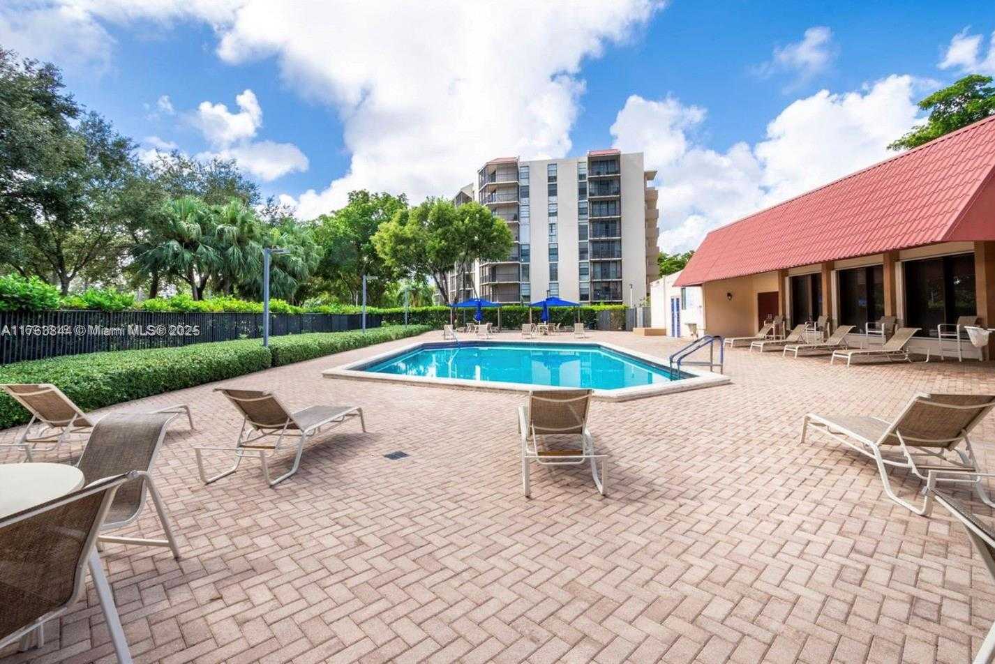 Small Image of 3301 NORTH COUNTRY CLUB DR #110, Aventura Number 16