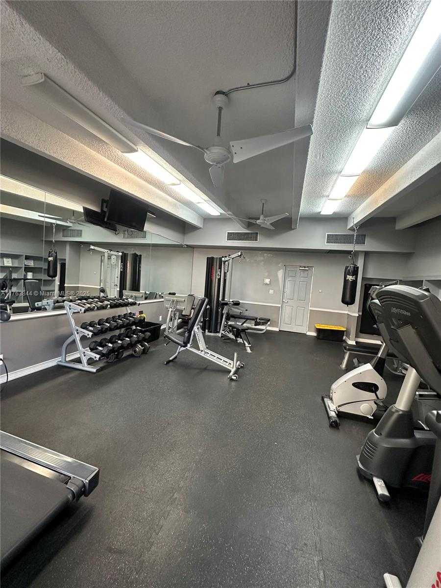 Small Image of 3301 NORTH COUNTRY CLUB DR #110, Aventura Number 18
