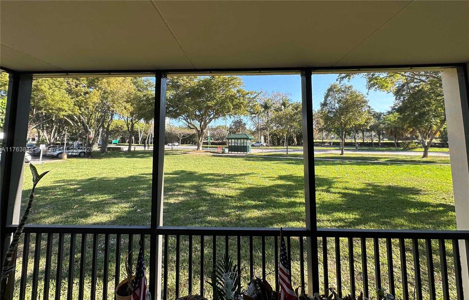 Small Image of 3301 NORTH COUNTRY CLUB DR #110, Aventura Number 5