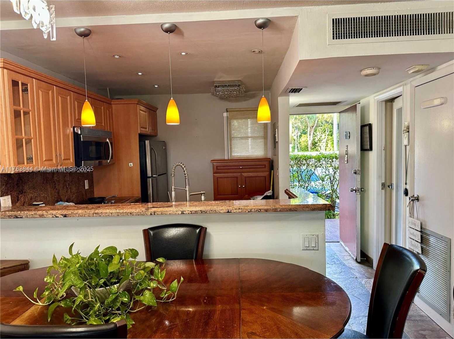 Small Image of 3301 NORTH COUNTRY CLUB DR #110, Aventura Number 7