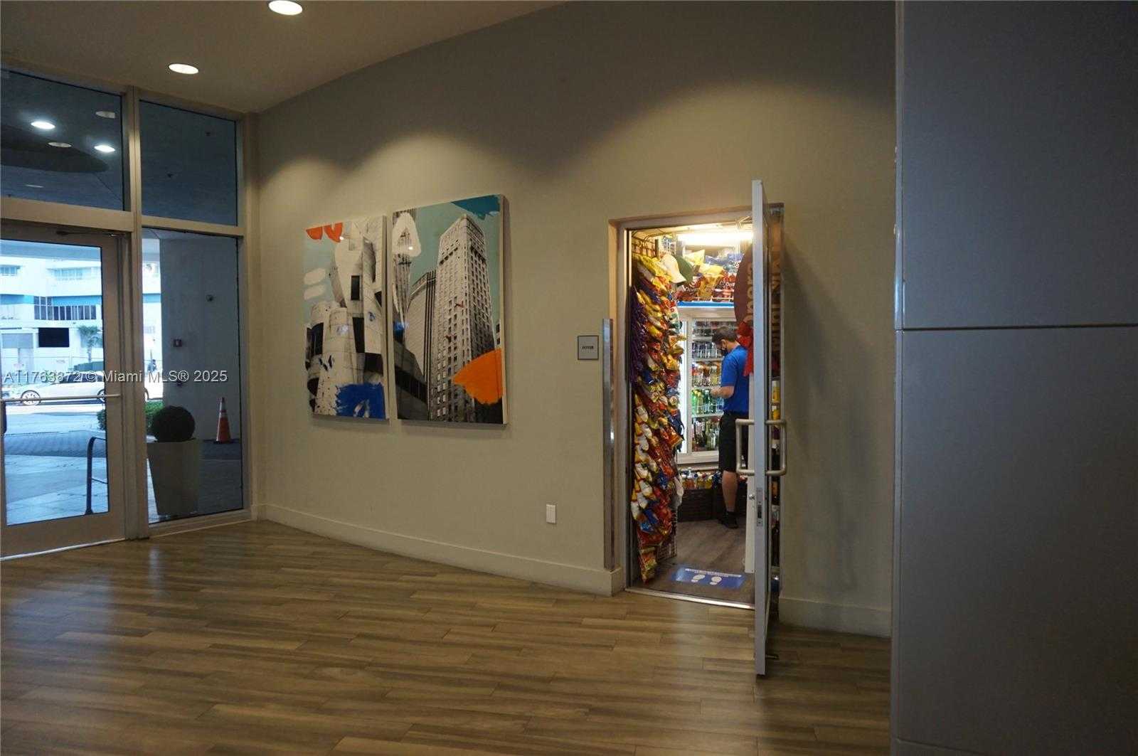 Small Image of 1750 NORTH BAYSHORE DR #2215, Miami Number 4