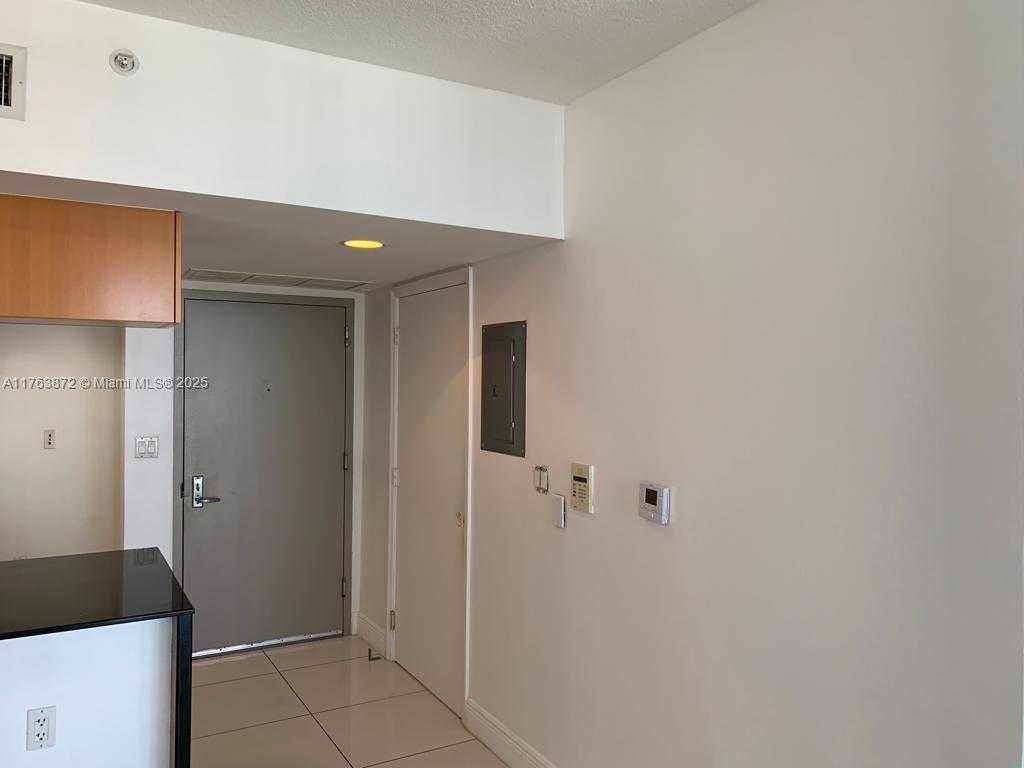 Small Image of 1750 NORTH BAYSHORE DR #2215, Miami Number 7