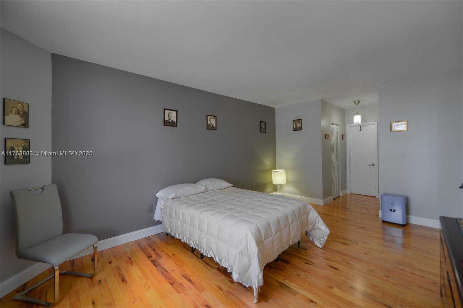 Small Image of 1985 SOUTH OCEAN DR #6F, Hallandale Beach Number 14