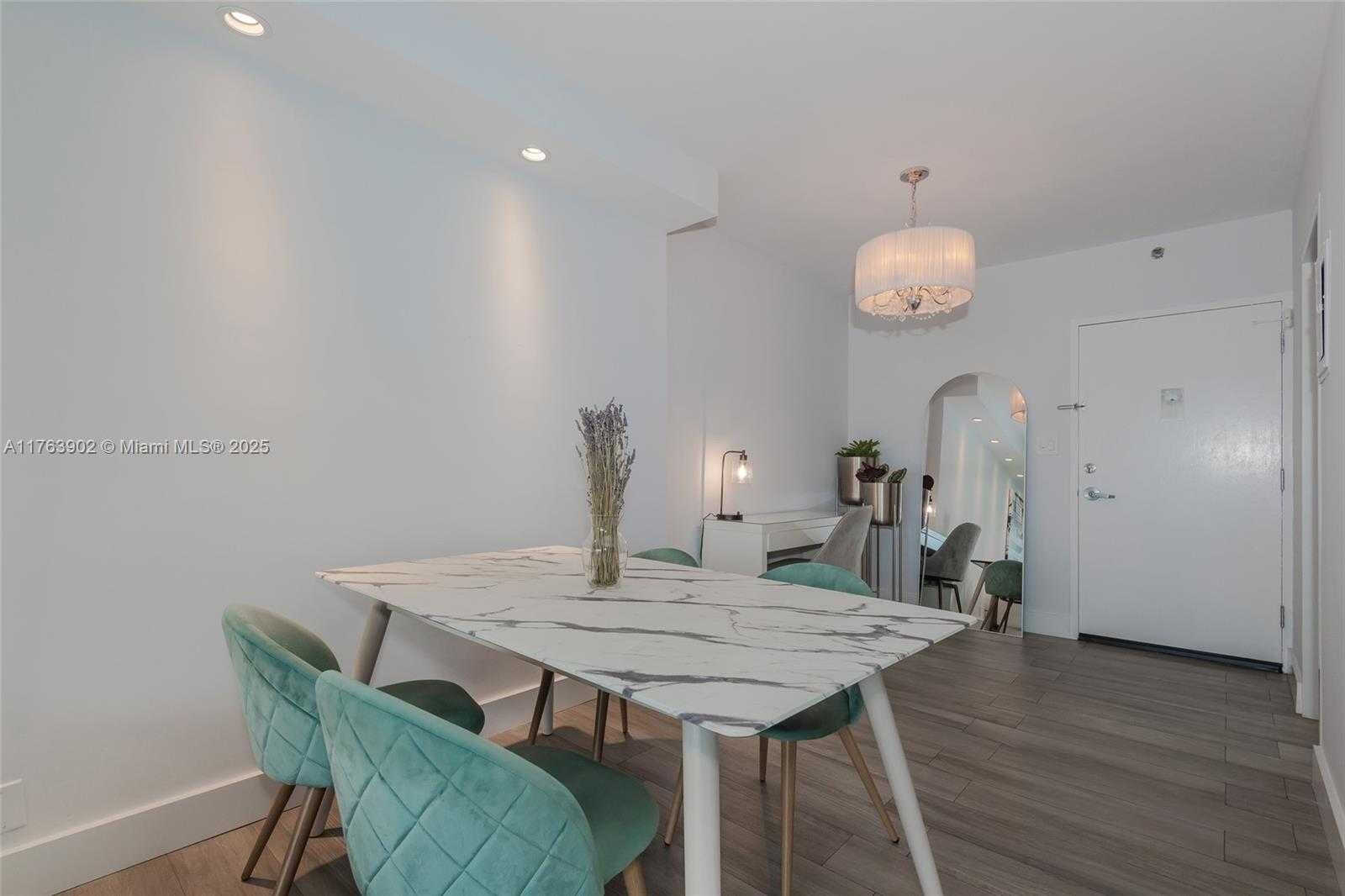 Small Image of 1200 WEST AVE #605, Miami Beach Number 10