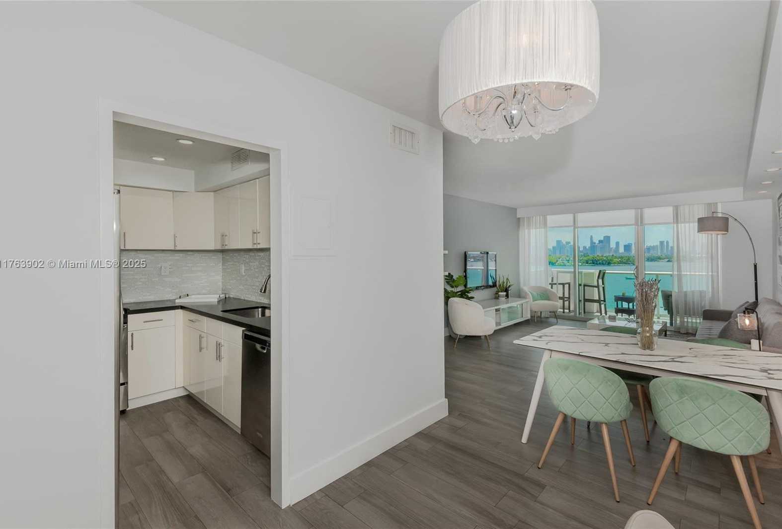 Small Image of 1200 WEST AVE #605, Miami Beach Number 14