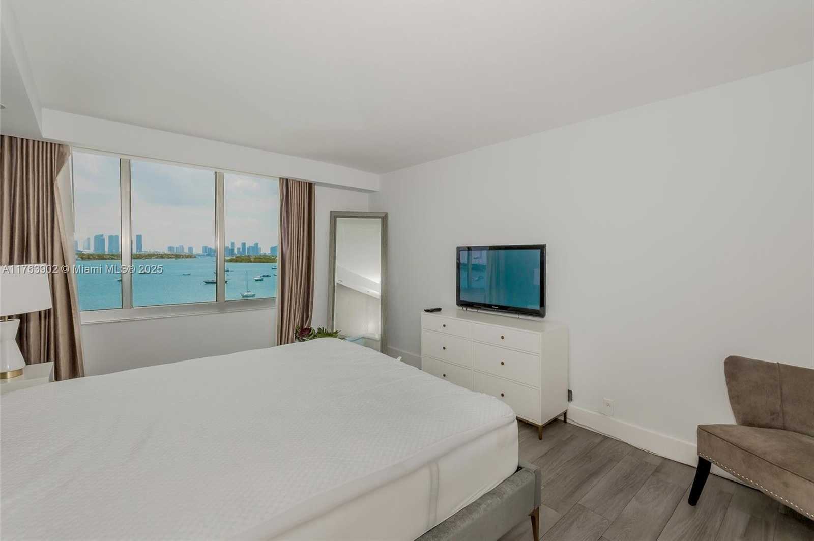 Small Image of 1200 WEST AVE #605, Miami Beach Number 20