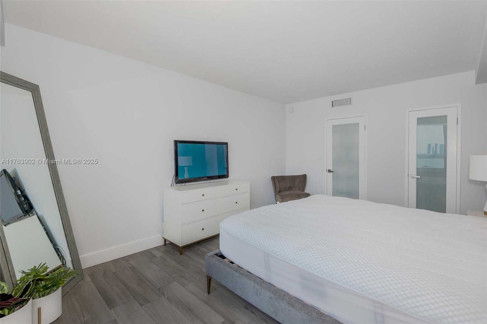 Small Image of 1200 WEST AVE #605, Miami Beach Number 22