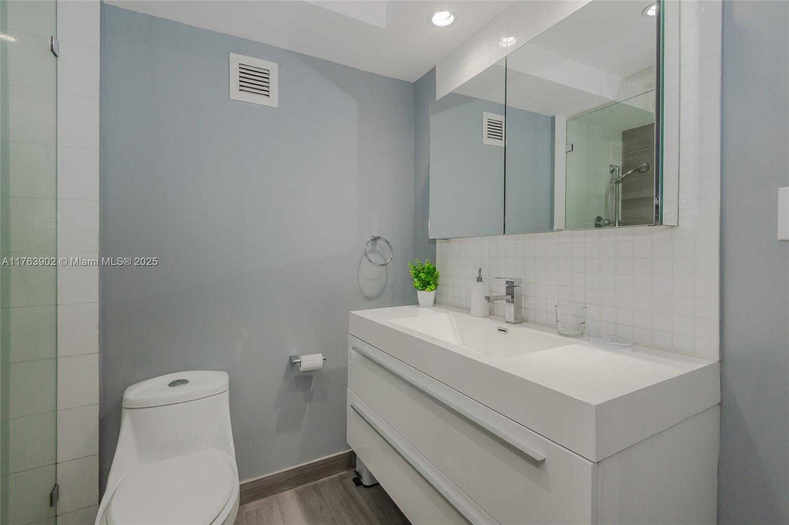 Small Image of 1200 WEST AVE #605, Miami Beach Number 26