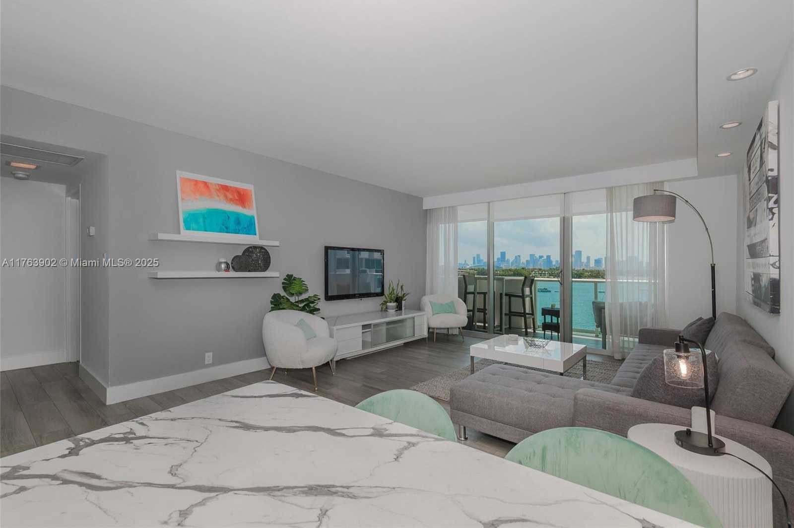 Small Image of 1200 WEST AVE #605, Miami Beach Number 3