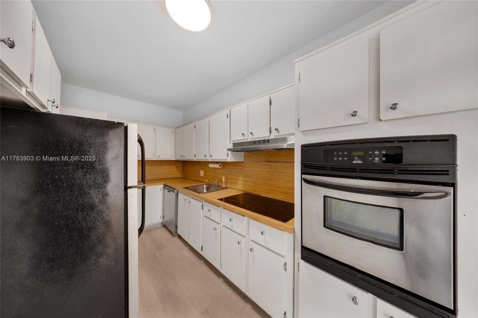 Small Image of 1880 SOUTH TREASURE DR #4M, North Bay Village Number 17
