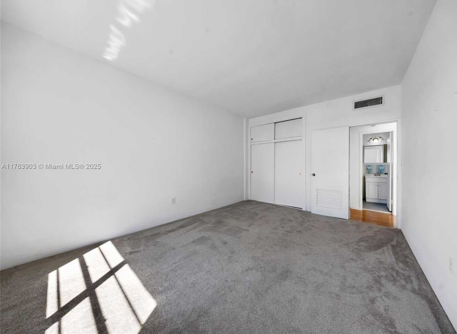 Small Image of 1880 SOUTH TREASURE DR #4M, North Bay Village Number 27