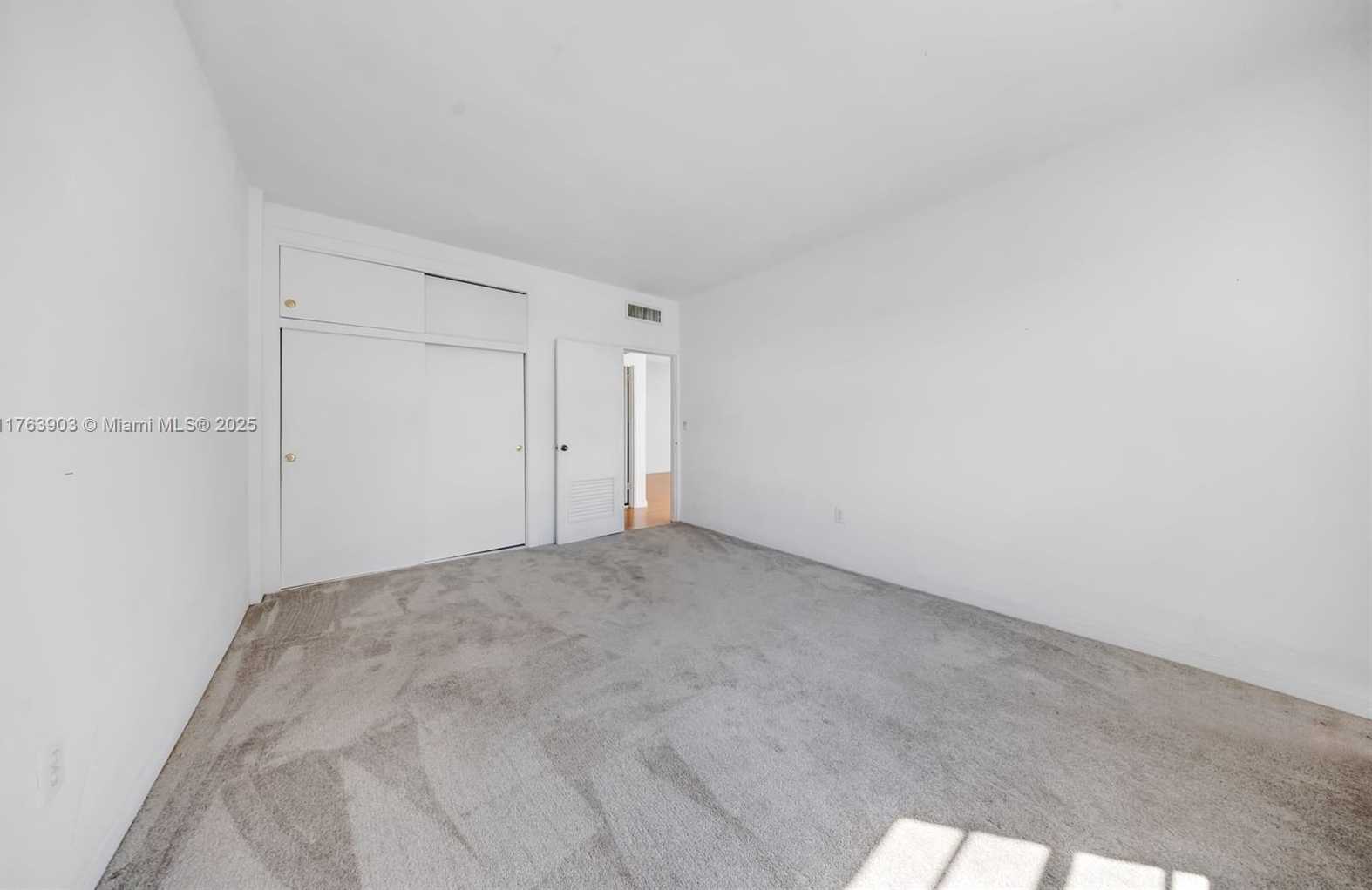 Small Image of 1880 SOUTH TREASURE DR #4M, North Bay Village Number 28