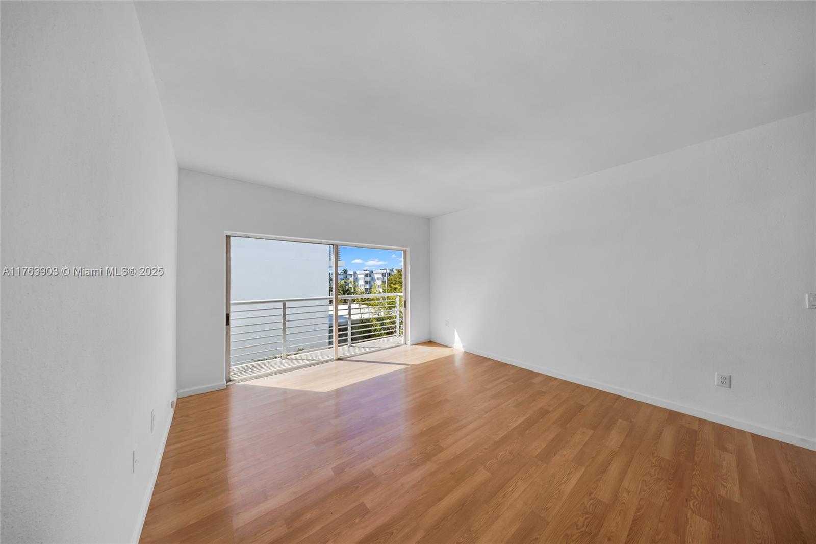 Small Image of 1880 SOUTH TREASURE DR #4M, North Bay Village Number 4