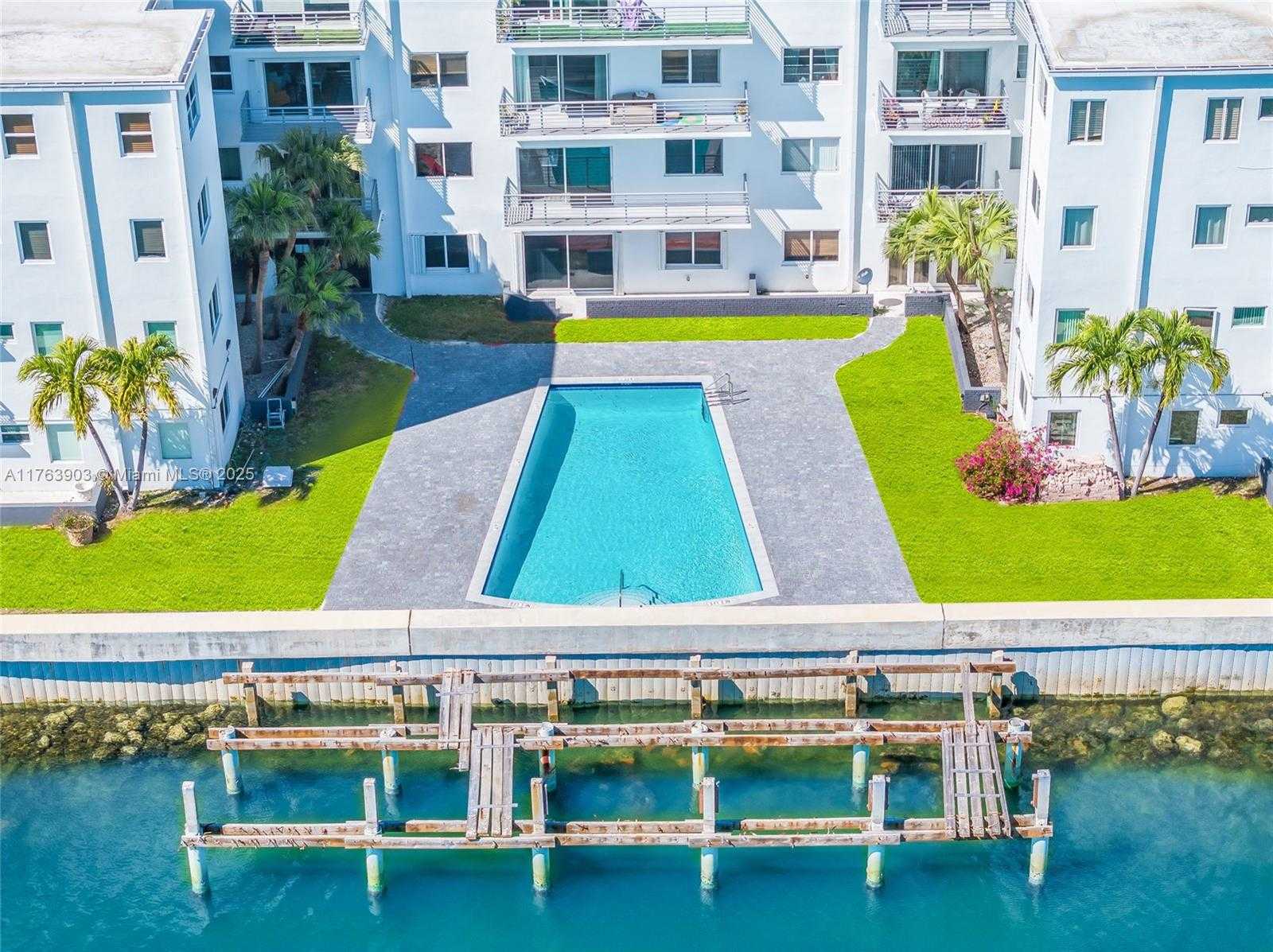 Small Image of 1880 SOUTH TREASURE DR #4M, North Bay Village Number 65