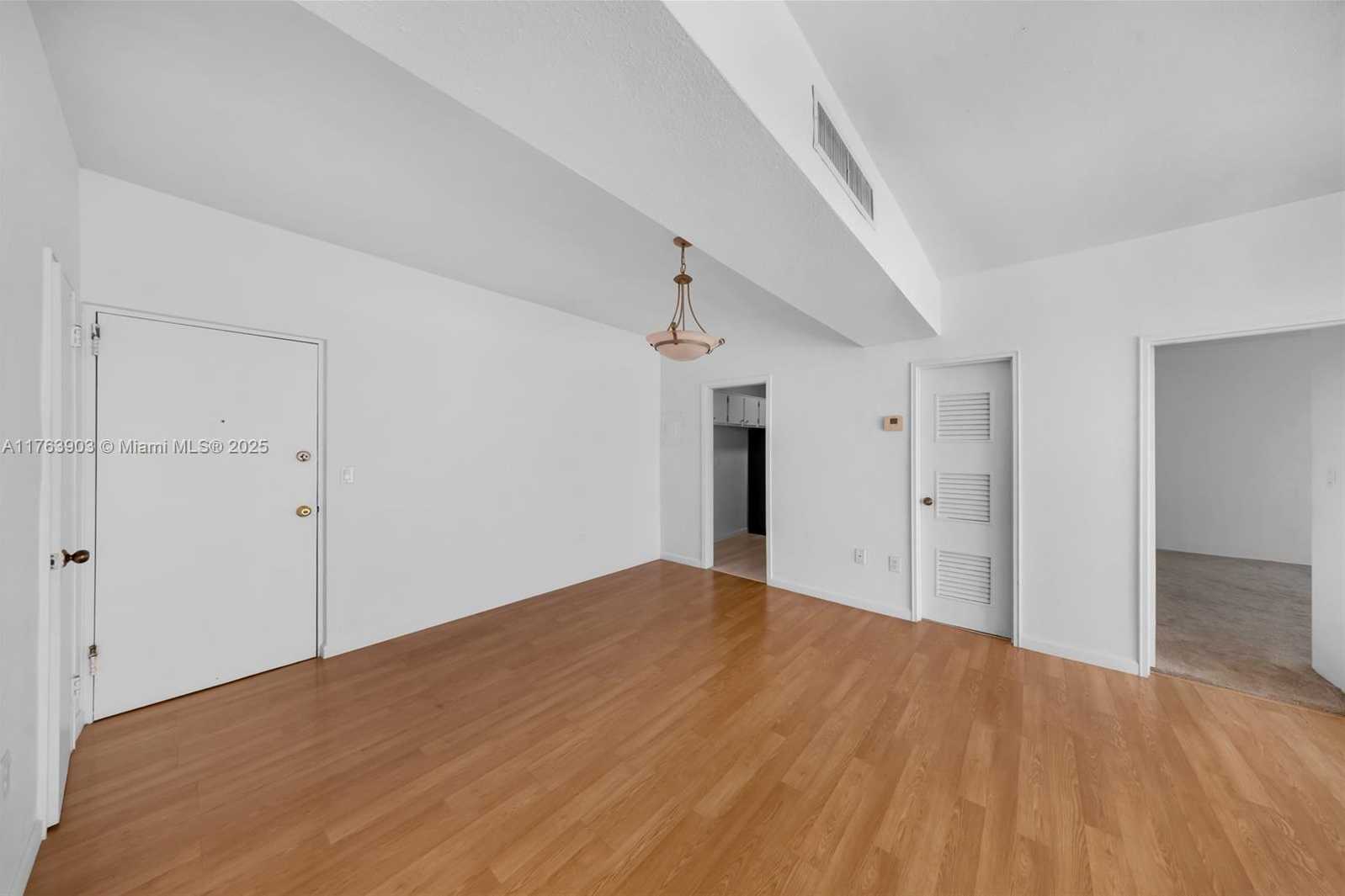 Small Image of 1880 SOUTH TREASURE DR #4M, North Bay Village Number 7