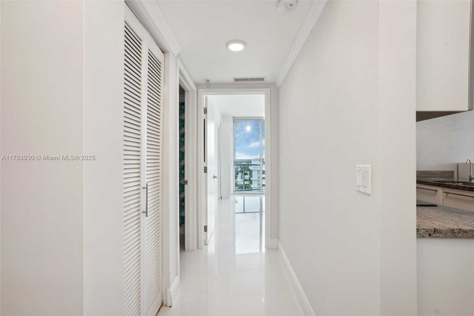 Small Image of 185 SOUTH WEST 7TH ST #1401, Miami Number 18