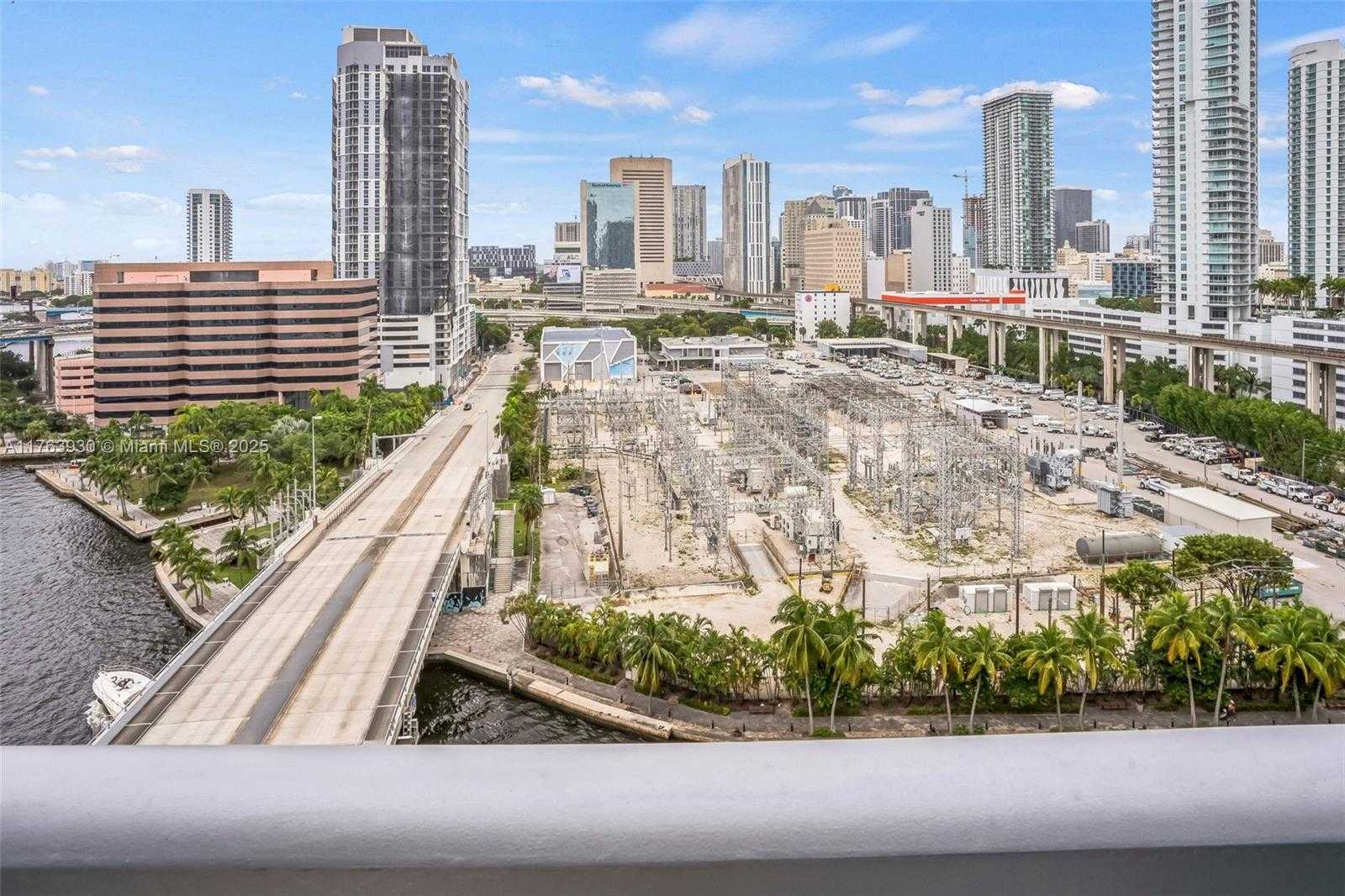 Small Image of 185 SOUTH WEST 7TH ST #1401, Miami Number 31