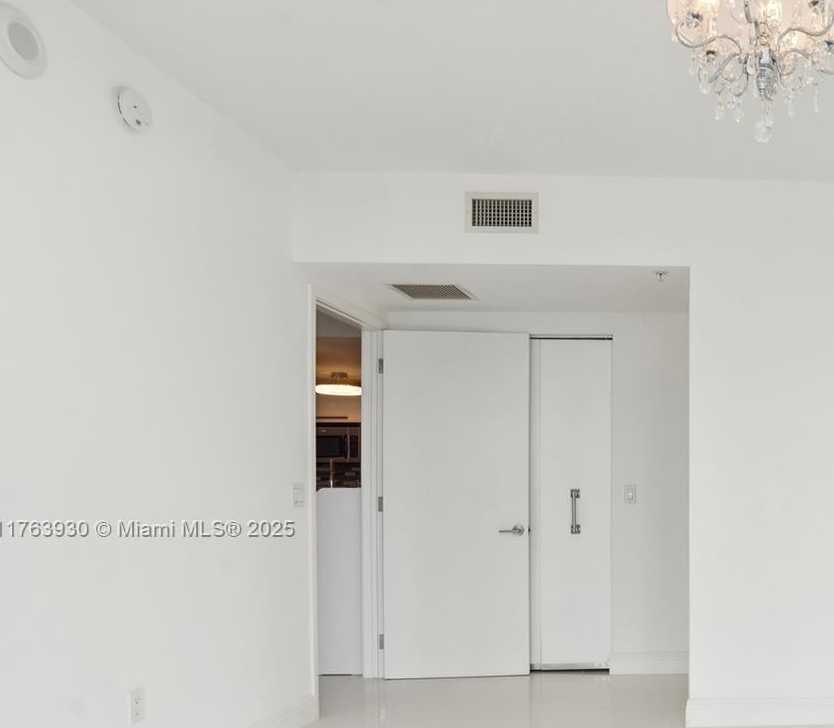 Small Image of 185 SOUTH WEST 7TH ST #1401, Miami Number 9