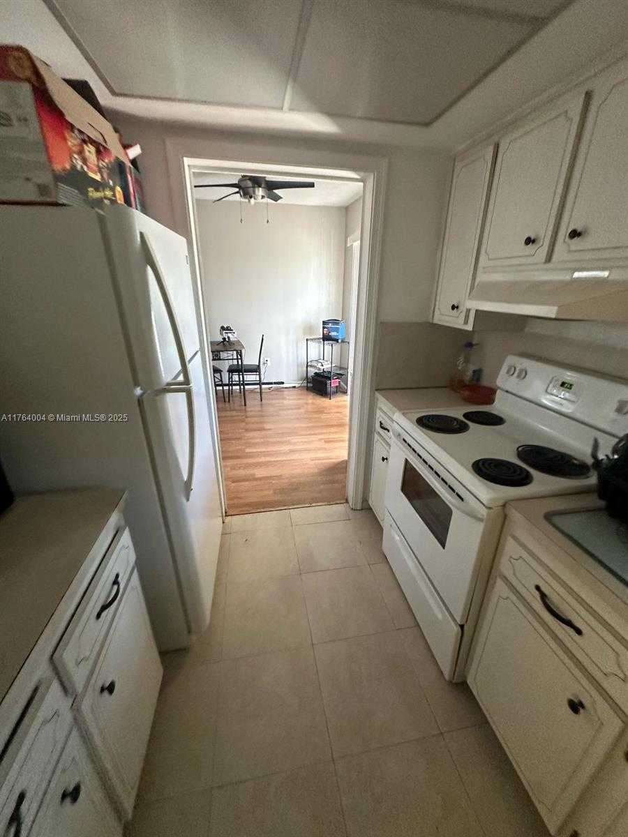 Small Image of 2101 NORTH EAST 68TH ST #204, Fort Lauderdale Number 14