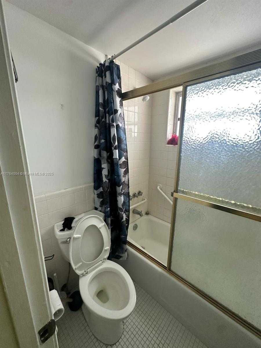 Small Image of 2101 NORTH EAST 68TH ST #204, Fort Lauderdale Number 17