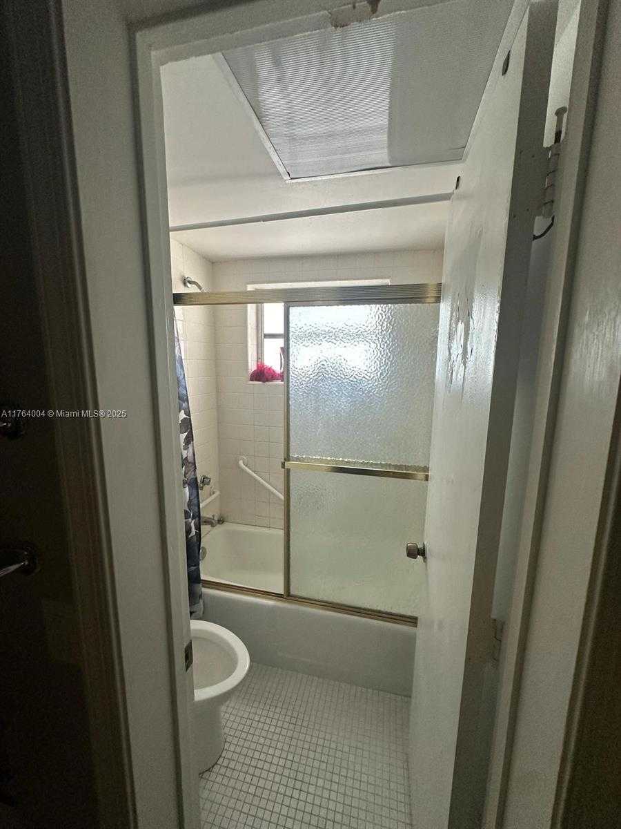 Small Image of 2101 NORTH EAST 68TH ST #204, Fort Lauderdale Number 18