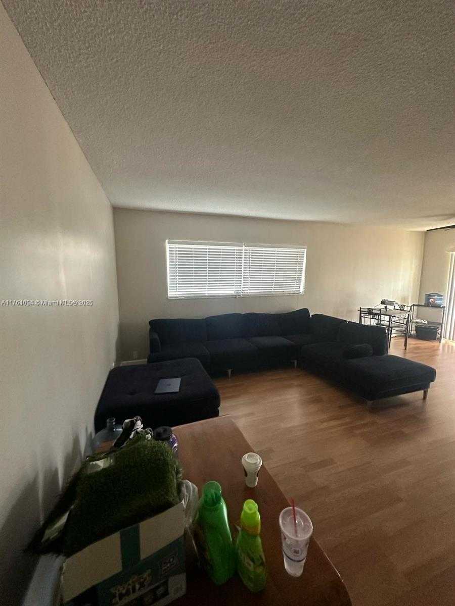 Small Image of 2101 NORTH EAST 68TH ST #204, Fort Lauderdale Number 4