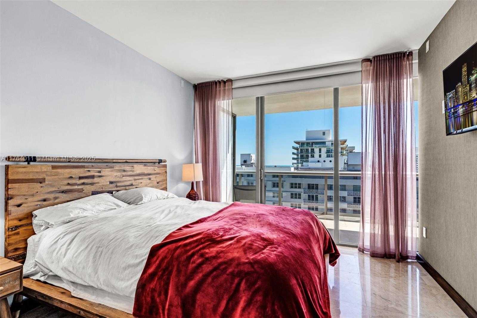 Small Image of 5875 COLLINS AVE #1704, Miami Beach Number 22