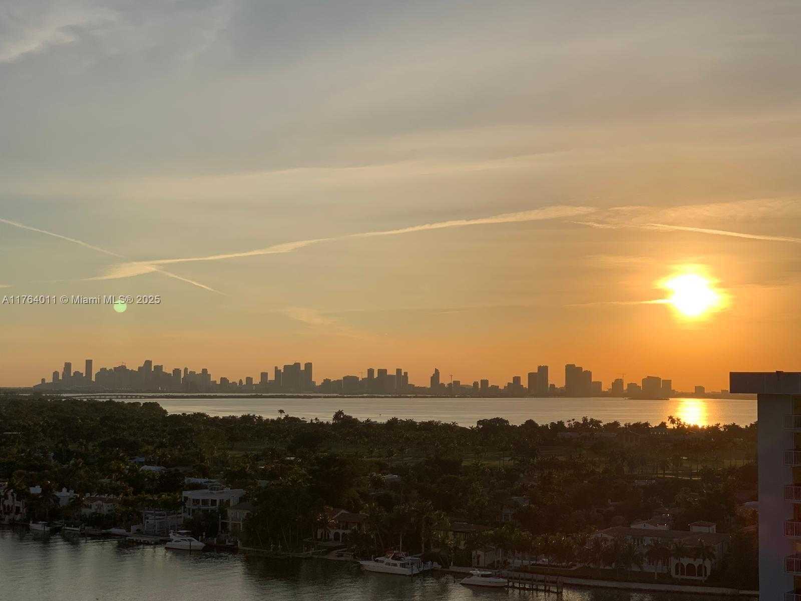 Small Image of 5875 COLLINS AVE #1704, Miami Beach Number 39