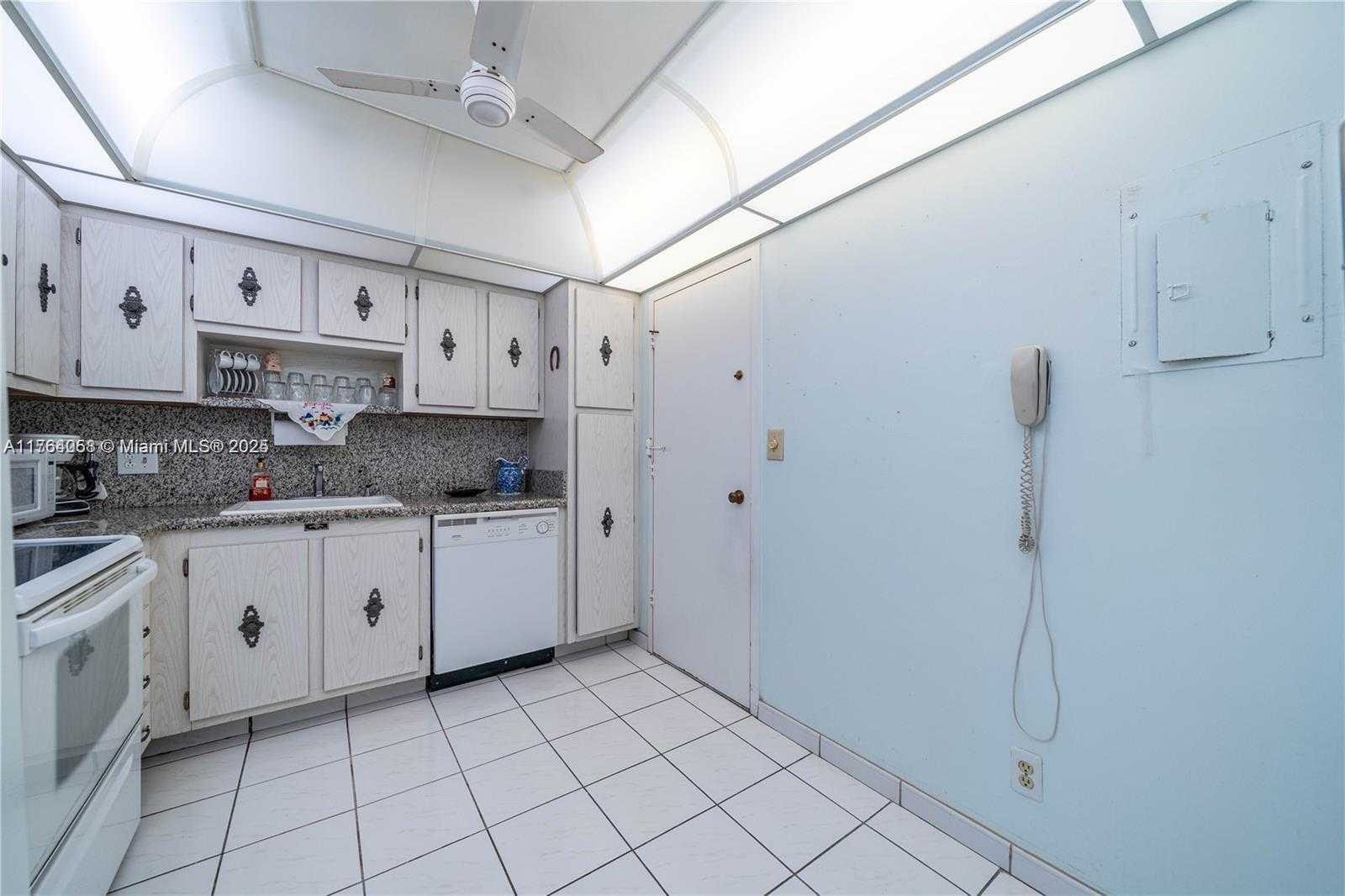 Small Image of 3800 SOUTH OCEAN DR #508, Hollywood Number 16
