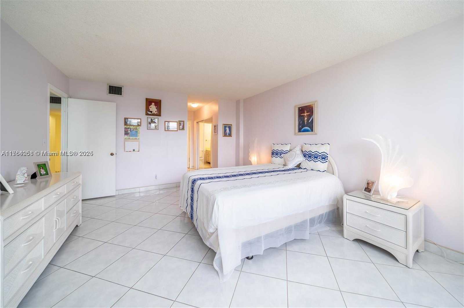 Small Image of 3800 SOUTH OCEAN DR #508, Hollywood Number 19