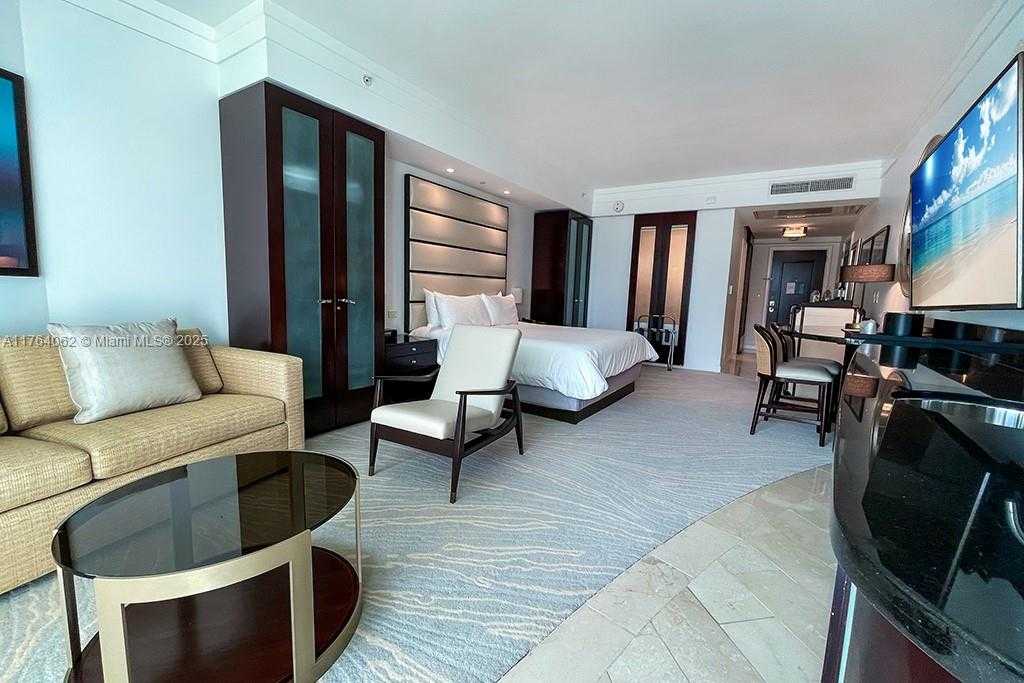 Small Image of 4391 COLLINS AVE #616, Miami Beach Number 3