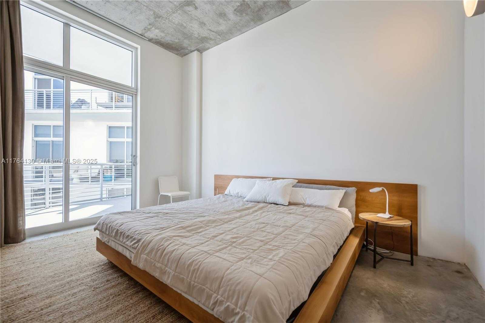 Small Image of 2001 MERIDIAN AVE #512, Miami Beach Number 15