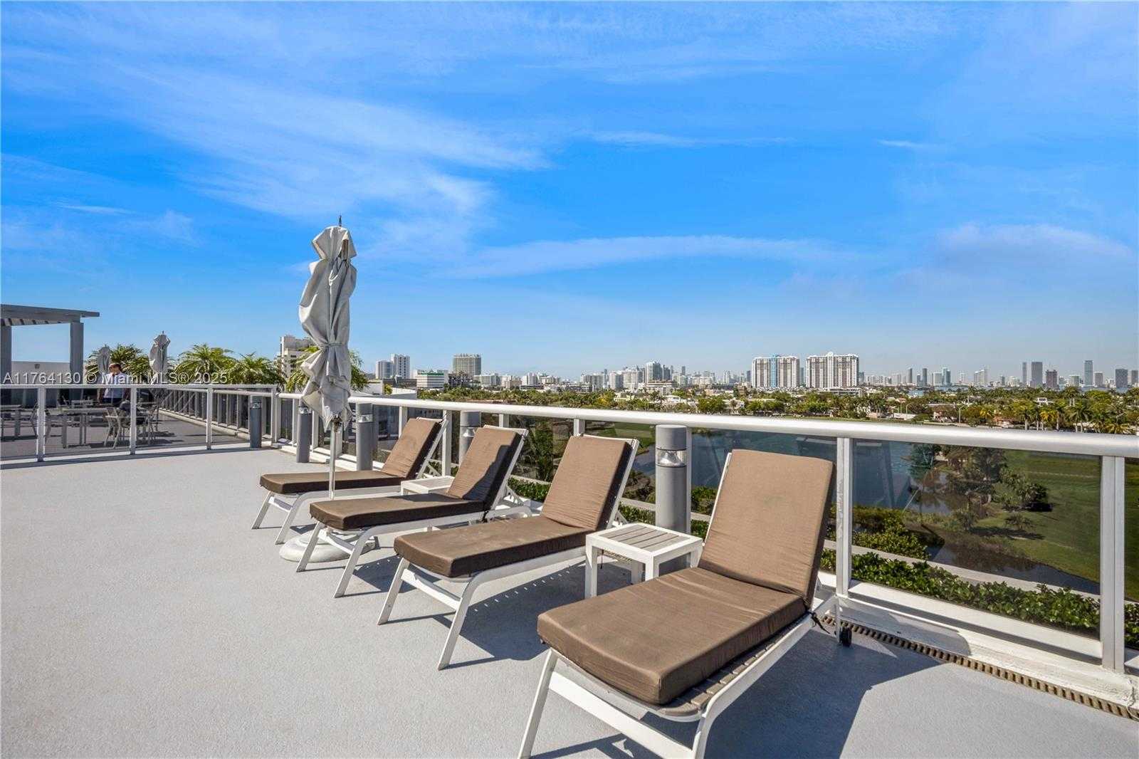 Small Image of 2001 MERIDIAN AVE #512, Miami Beach Number 20