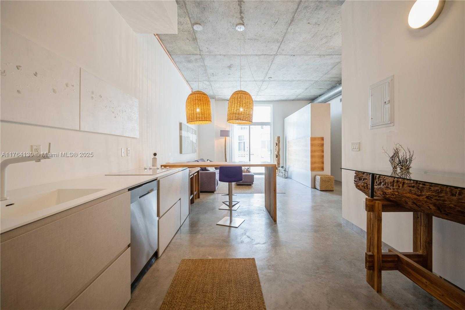 Small Image of 2001 MERIDIAN AVE #512, Miami Beach Number 6