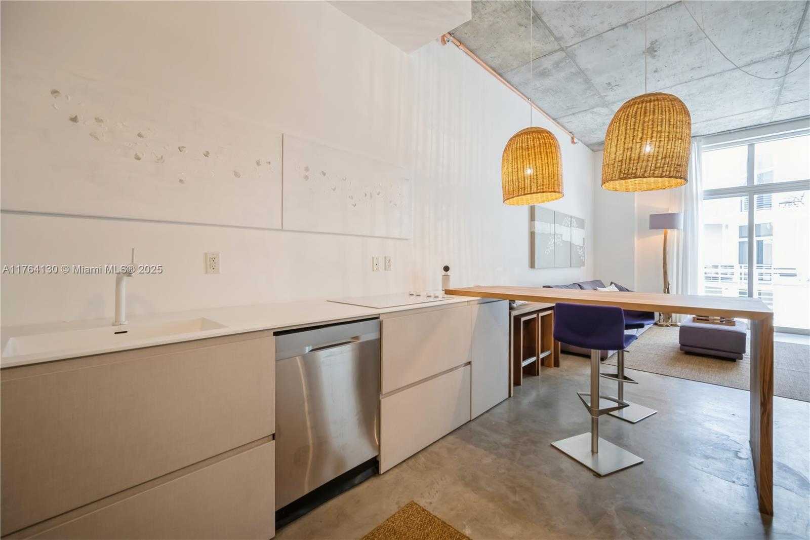 Small Image of 2001 MERIDIAN AVE #512, Miami Beach Number 7