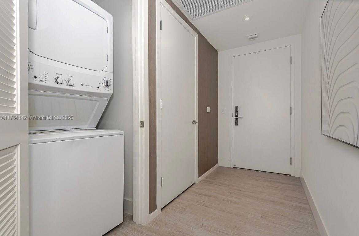 Small Image of 4010 SOUTH OCEAN DR #R3004, Hollywood Number 9