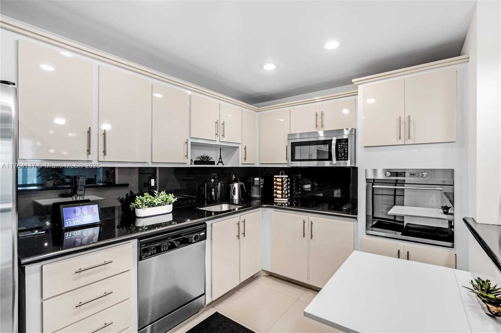 Small Image of 19380 COLLINS AVE #307, Sunny Isles Beach Number 39